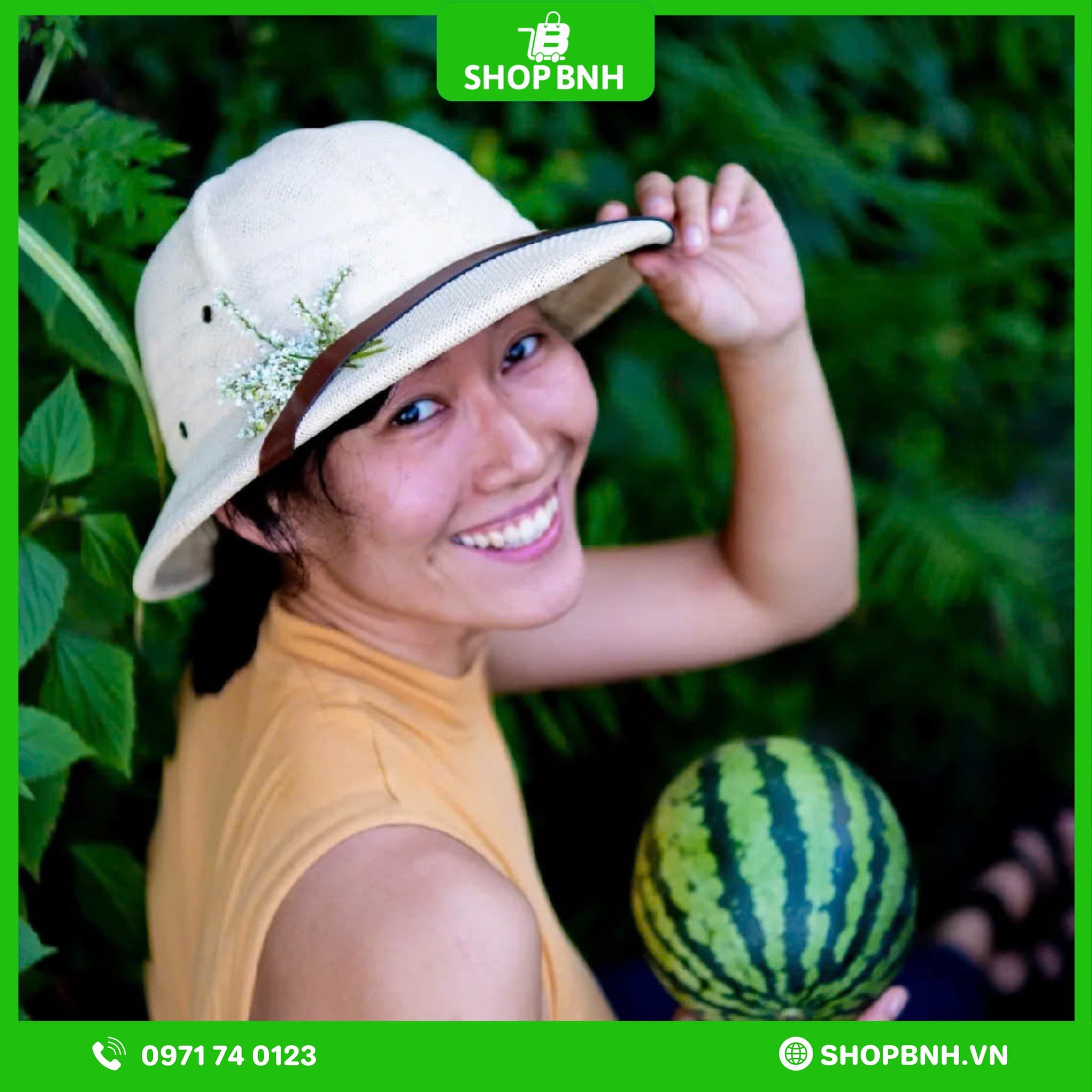 Mũ cói vành rộng gắn cờ Việt Nam – Mũ đi biển form cứng cao cấp, chống nắng, có chỉnh size 56–61cm
