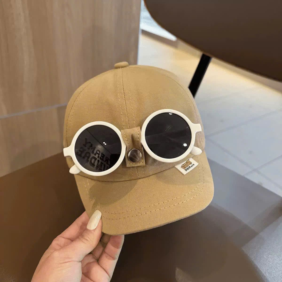 Mũ Kèm Kính Cho Bé Từ 2–10 Tuổi – Nhẹ, Mát, Chống Nắng (Đủ 4 Màu)