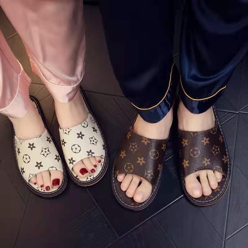 Dép Sandal LV Nam Nữ Size Kép 35–45 – Quai Da Cao Cấp, Form Chuẩn, Đi Êm