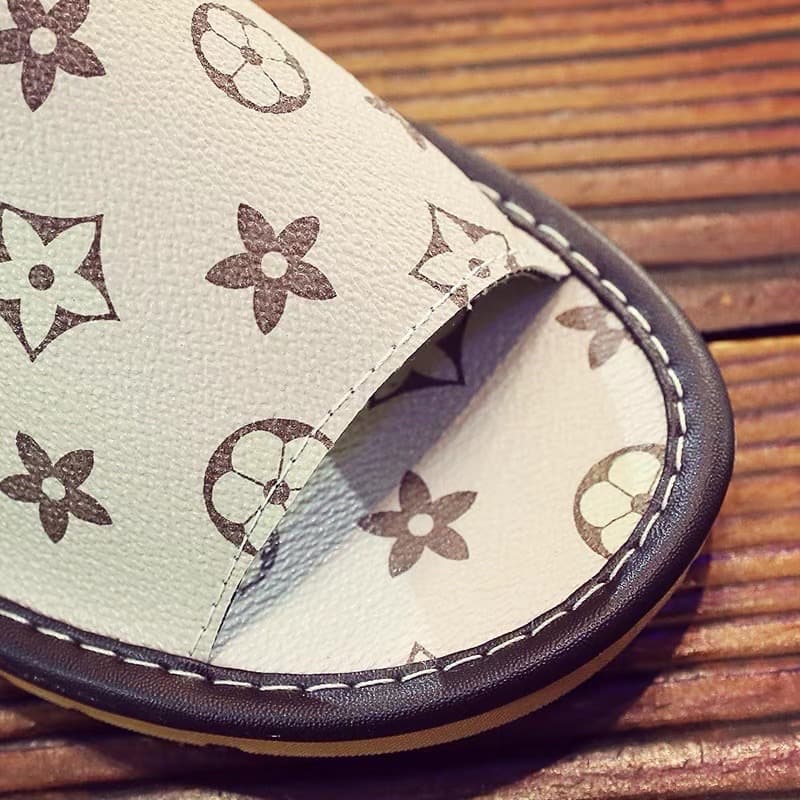 Dép Sandal LV Nam Nữ Size Kép 35–45 – Quai Da Cao Cấp, Form Chuẩn, Đi Êm