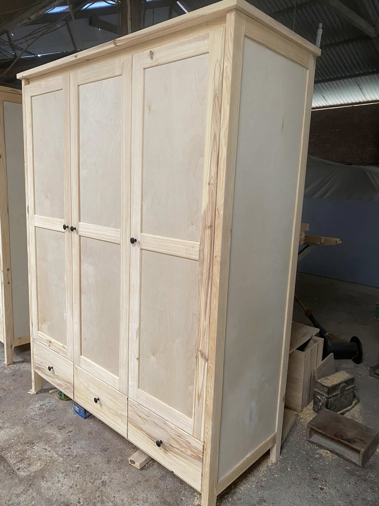 Tủ áo 3 cánh: 1,55m x 1,97m x 0,6m không gian lưu trữ rộng rãi