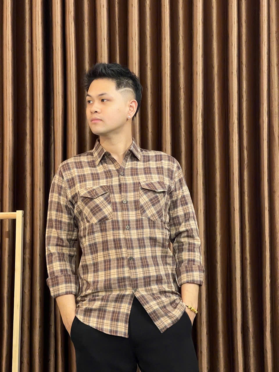 Áo sơ mi dài tay kẻ nâu thanh lịch sang trọng