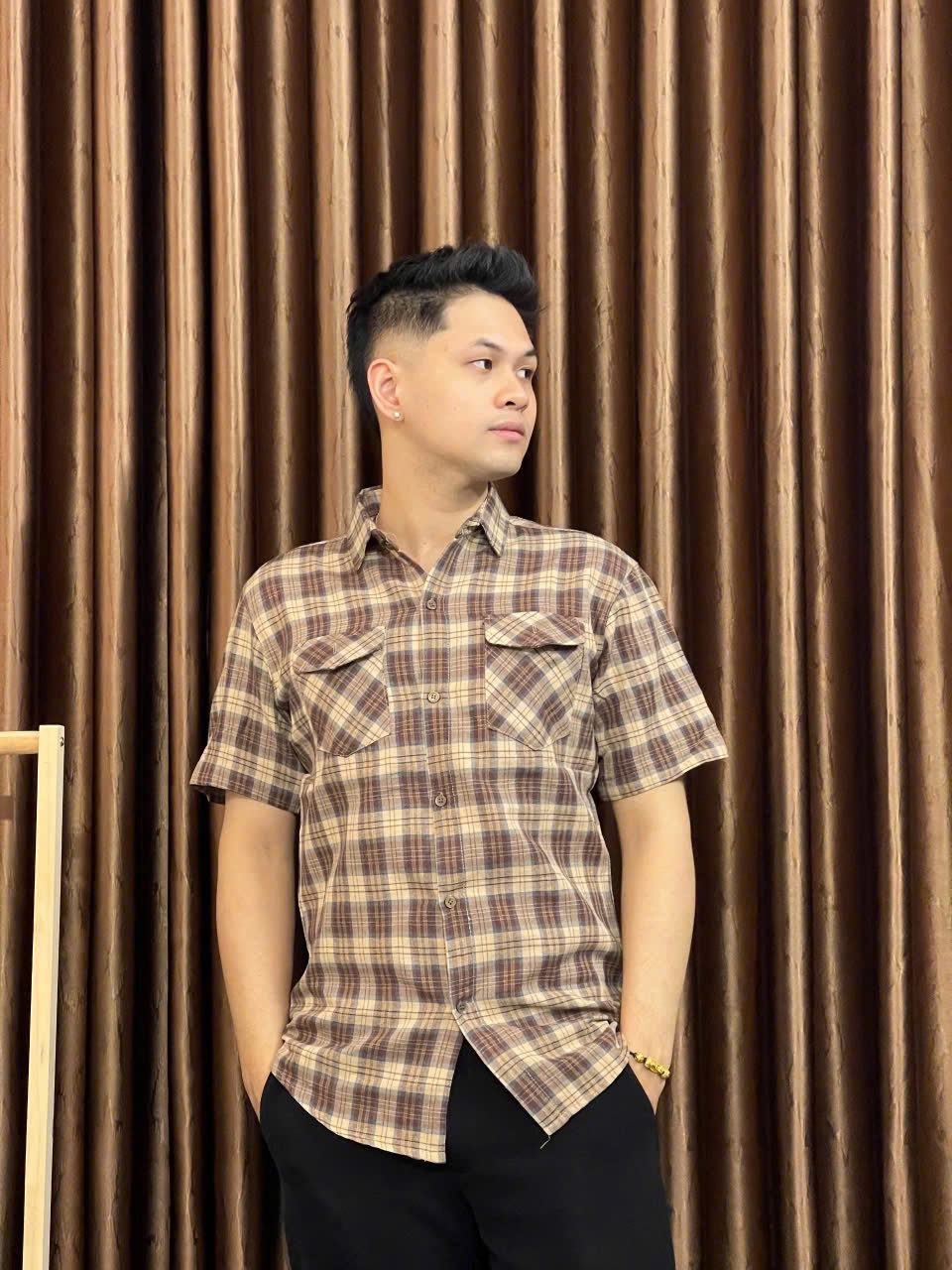 Áo sơ mi kẻ nâu gắn tay thanh lịch sang trọng