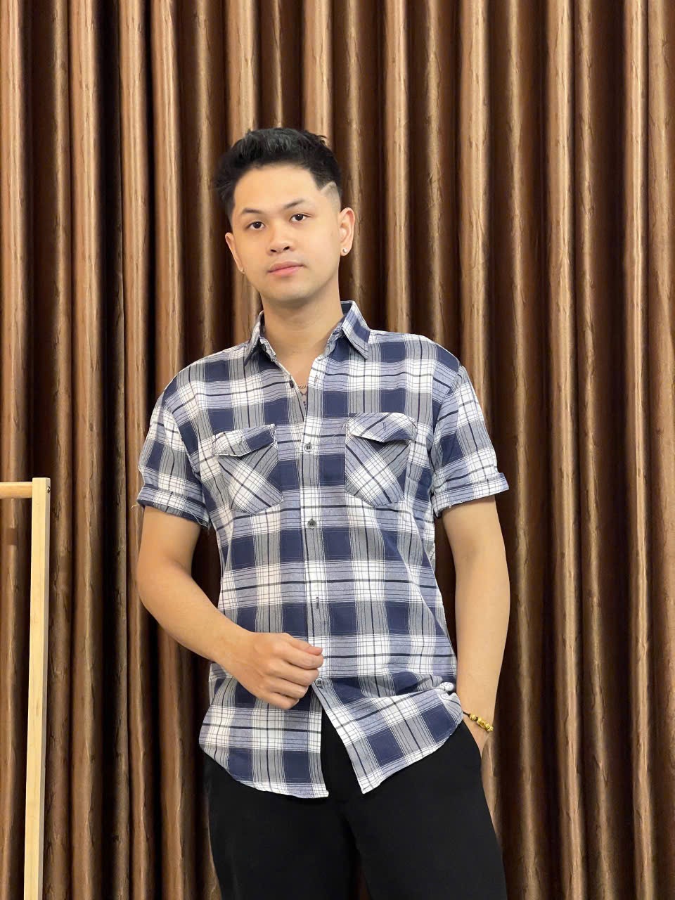 Áo sơ mi gắn tay kẻ than trắng