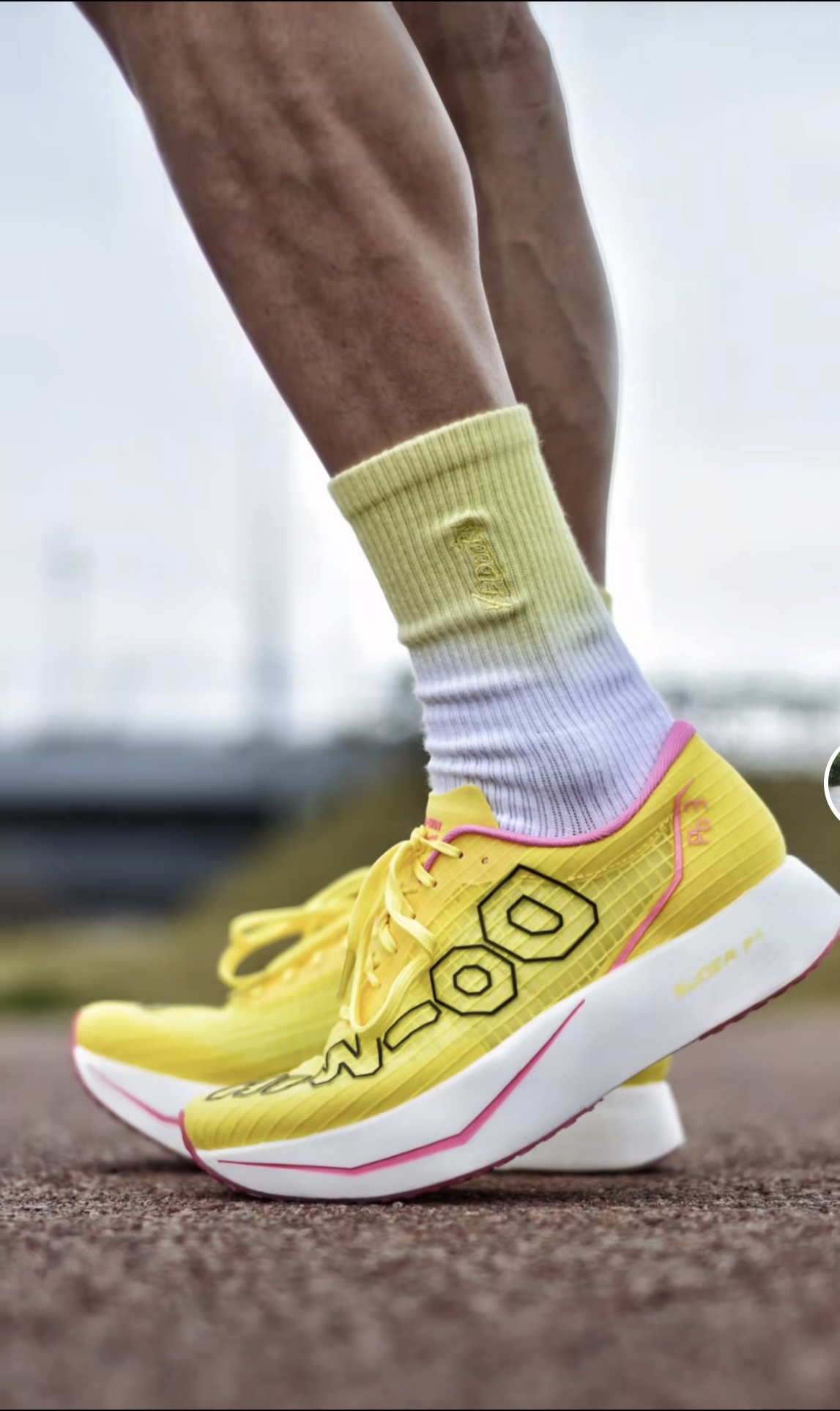 Giày Chạy Bộ Dowin PB 3.0 Nam Nữ vàng