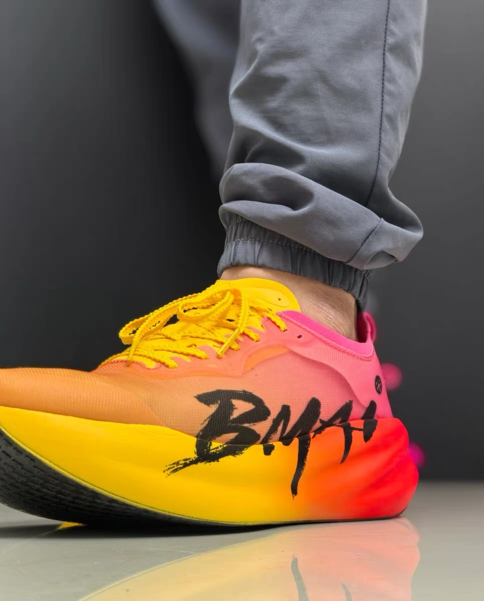 Giày Chạy Bộ marathon Bmai Turbo 3.0 full carbon vàng hồng