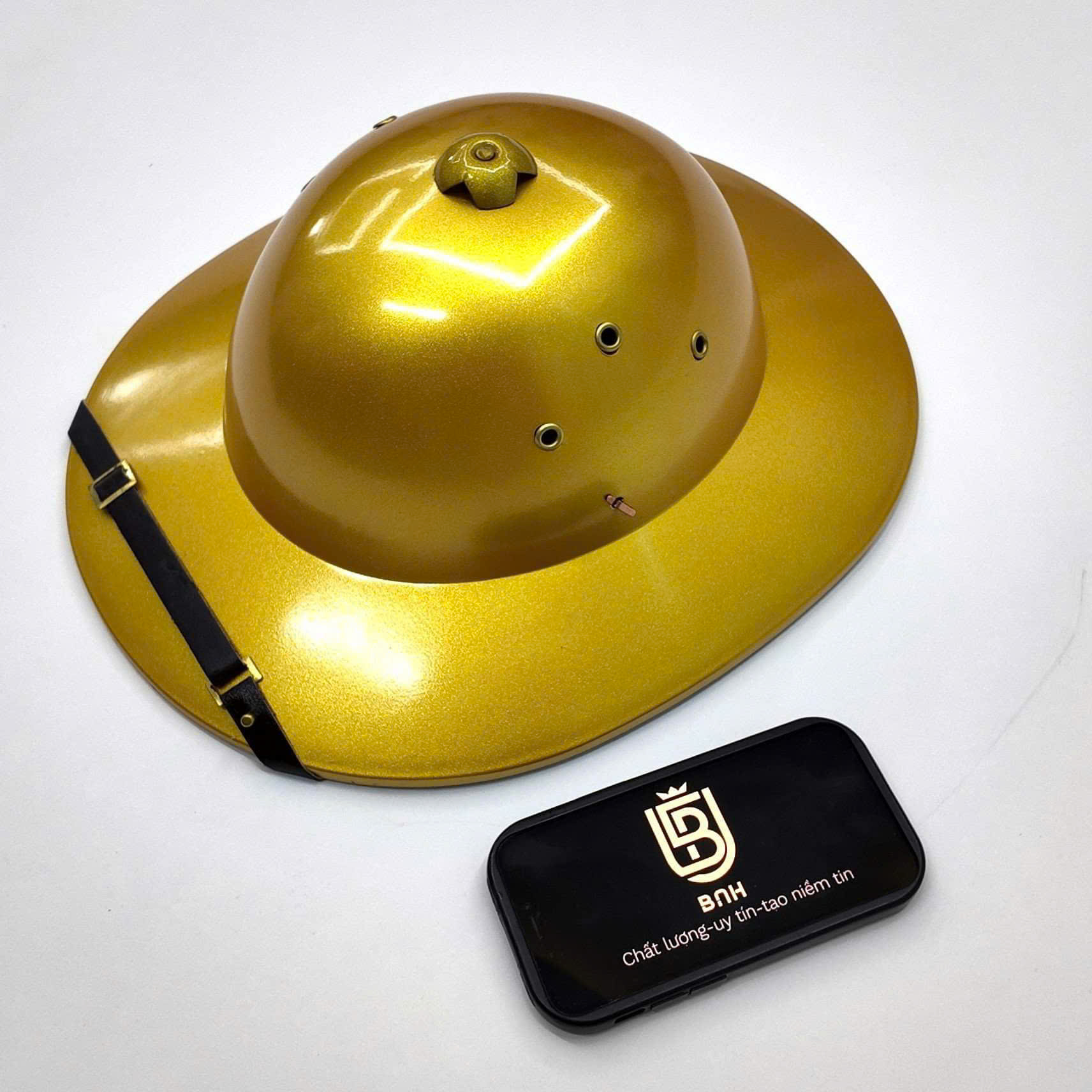 MŨ VÀNH RỘNG BÁC HỒ XƯA HAY DÙNG MÀU TRẮNG