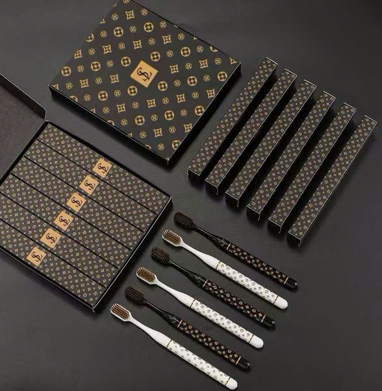 HỘP 6 CÂY BÀN CHẢI ĐÁNH RĂNG LX