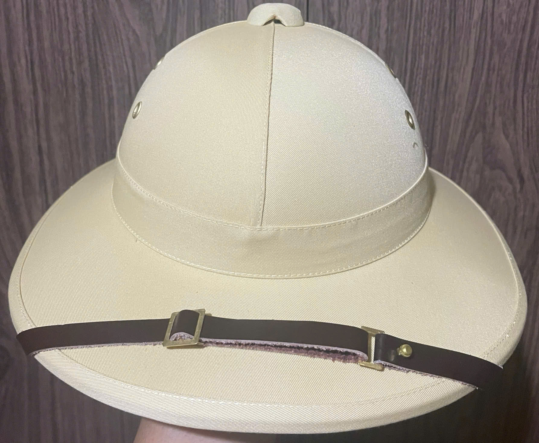 MŨ VÀNH RỘNG BÁC HỒ XƯA HAY DÙNG VÀNG CÁT