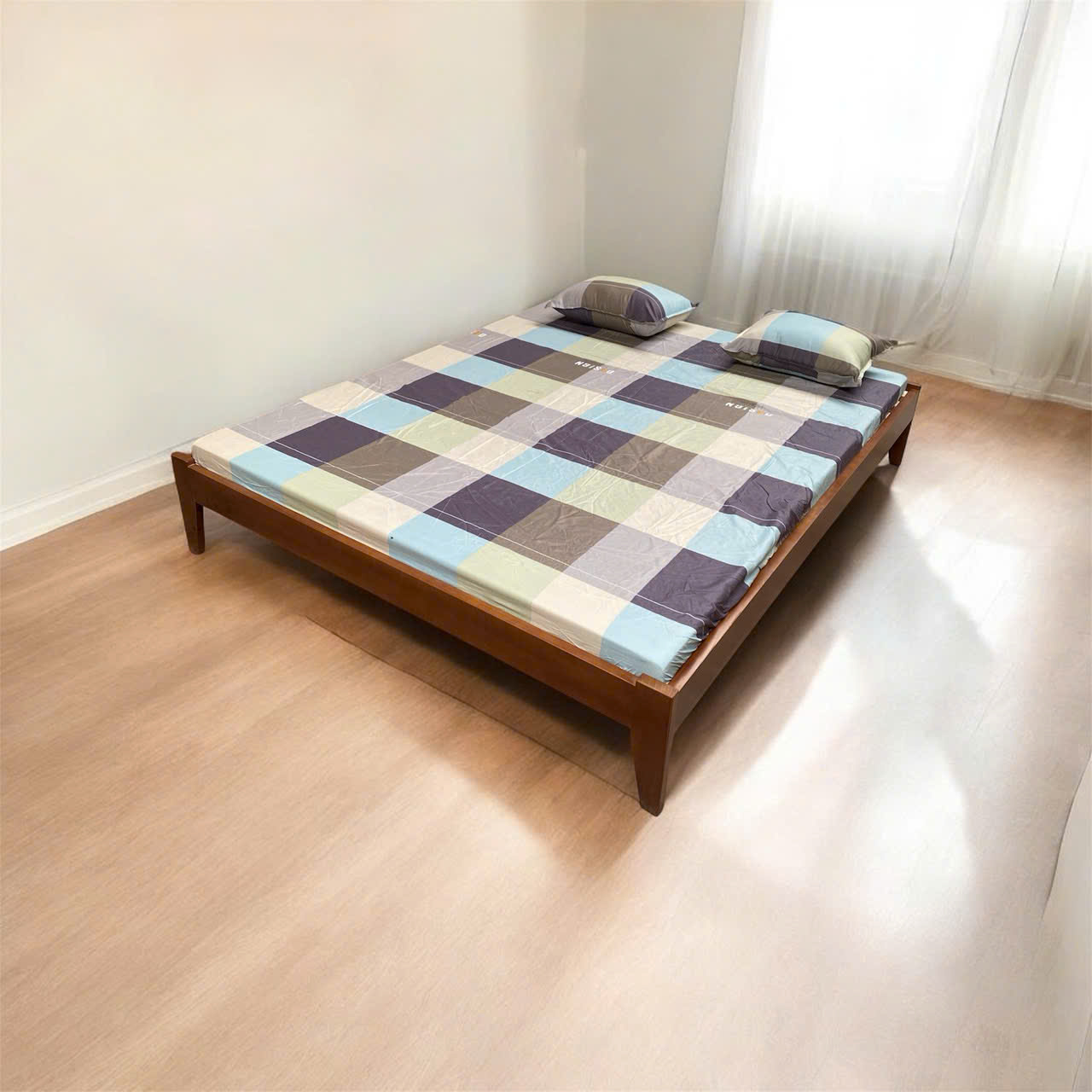 Giường đầu thấp đuôi nan đuôi ván liền gỗ thông tự nhiên