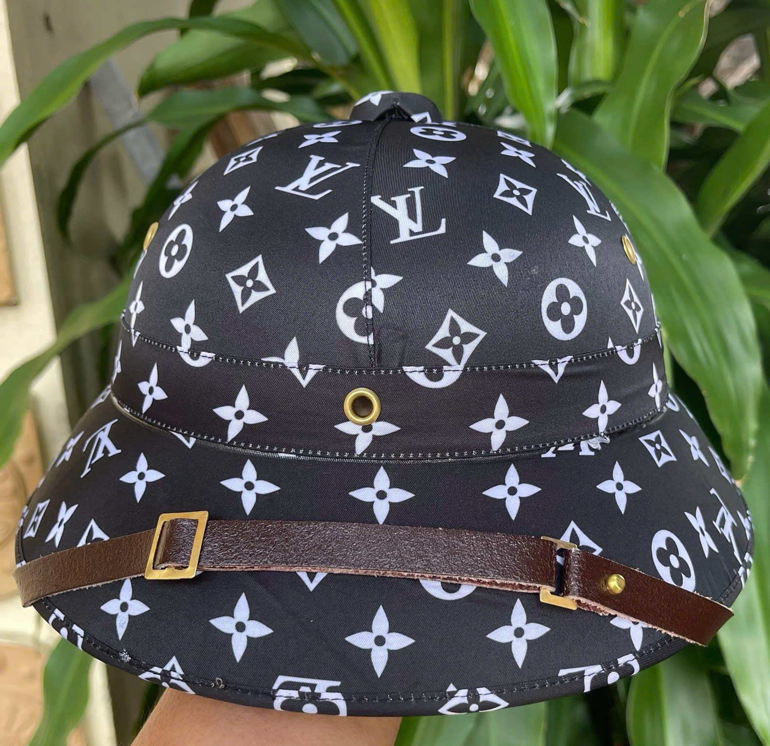 MŨ CỐI THƯỜNG ĐEN LV