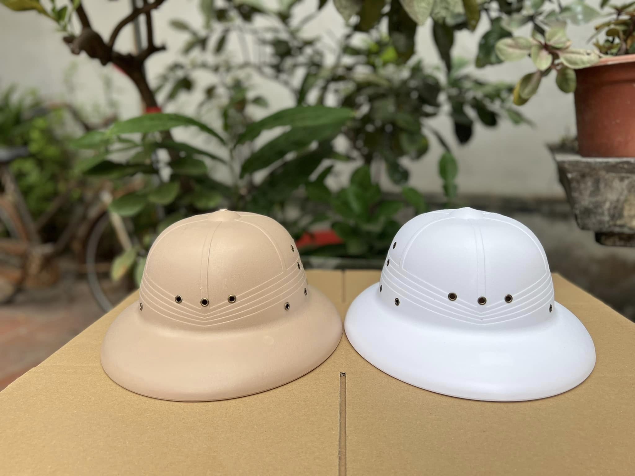 Mũ cối Nón ông hội đồng thời xưa / đôi đi xe đạp biểu tượng vệ thế anh thời xưa con ông cha thế sự c