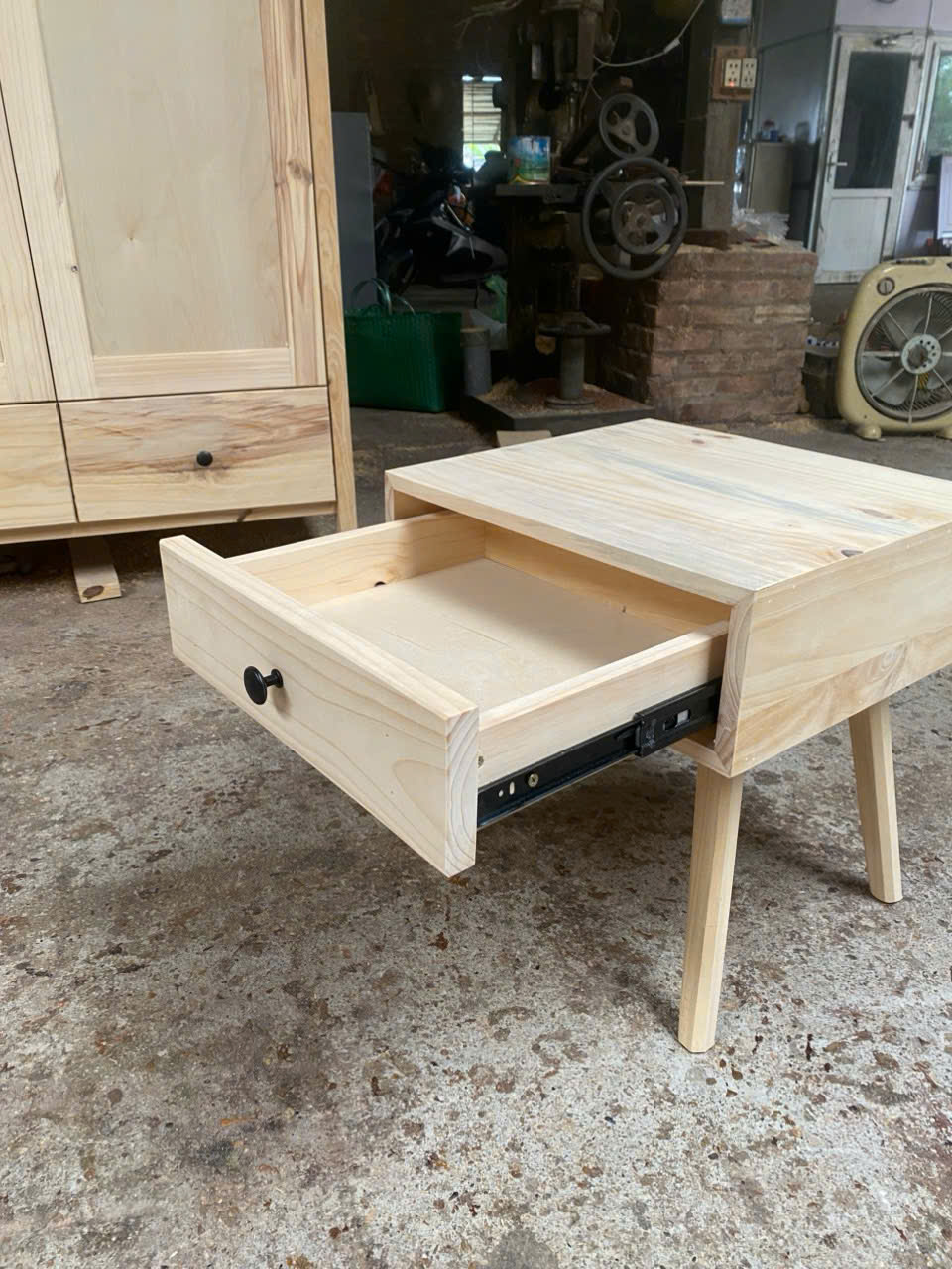  Táp đầu giường nhỏ gọn sang trọng